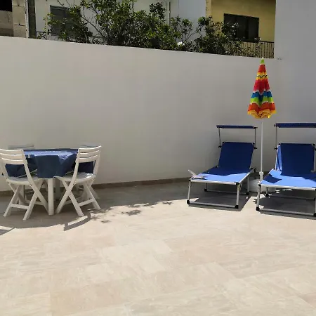 Modern With Large Outdoor Area - Sleeps 7, Close To Malta International Airport Apartament Luqa