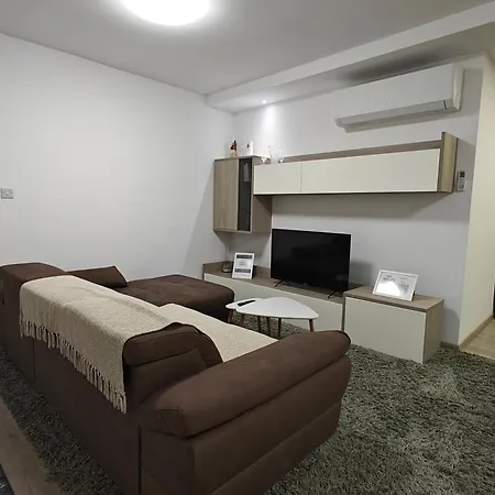 Modern 3-bedroom - Ideal For Families And Business - Near Airport Luqa