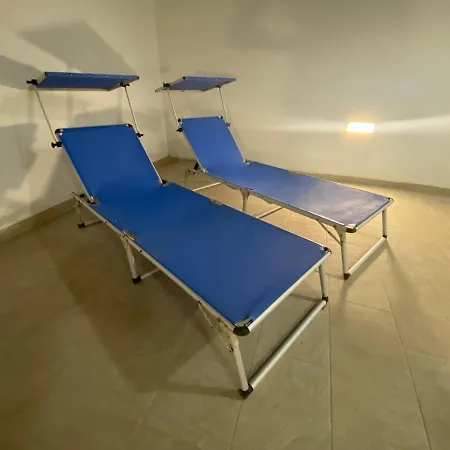 Modern With Large Outdoor Area - Sleeps 7, Close To Malta International Airport Apartment