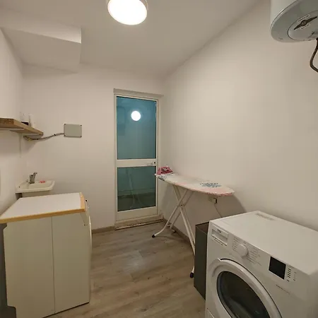 Modern 3-bedroom - Ideal For Families And Business - Near Airport Luqa