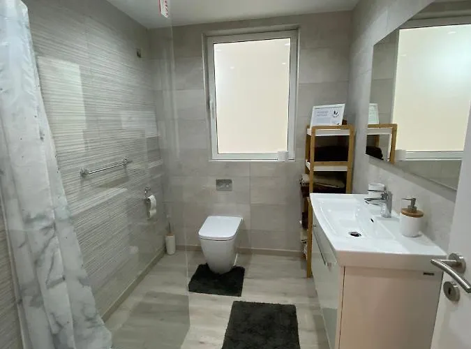 Modern 3-bedroom - Ideal For Families And Business - Near Airport Luqa