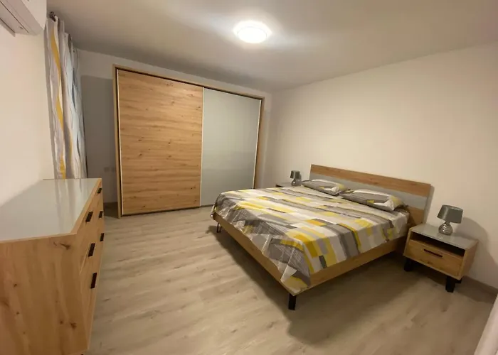 Modern 3-bedroom - Ideal For Families And Business - Near Airport Daire