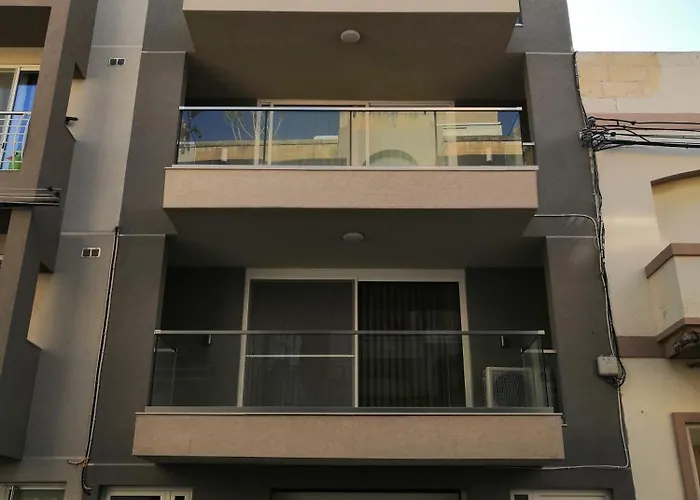 Modern 3-bedroom - Ideal For Families And Business - Near Airport Daire Luqa